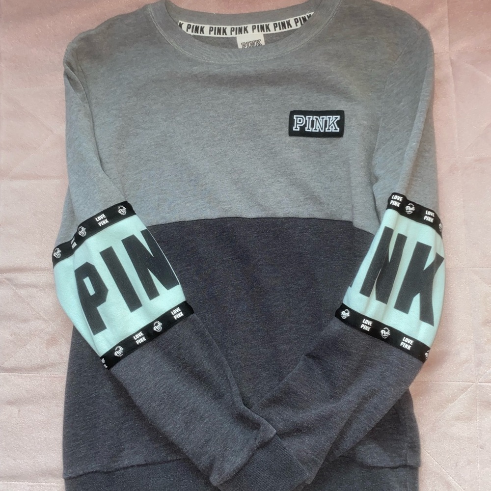 PINK VS crewneck